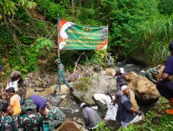 TNI AD Gelar Karya Bakti Bersihkan Sungai di Ampel Boyolali dalam Rangka Hari Juang TNI AD ke-80