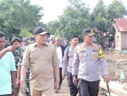 Sambut Menko Polkam, Kapolres Lhokseumawe Dampingi Peninjauan Pengungsi dan Lokasi Terdampak Banjir