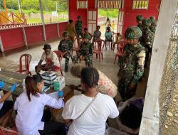 Kampung Sehat Satgas Yonif 521/DY Bersama Puskesmas Gelar Program Pelayanan Kesehatan Gratis, di kampung Muaranawa Distrik Airu