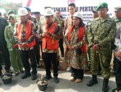 Dandim Majalengka Dampingi Kunjungan Kerja Mendes PDT, Peletakan Batu Pertama KDMP di Gunung Kuning