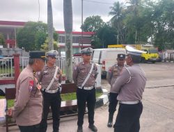 Pastikan Kesiapan Pengamanan Nataru, Personel Pos Pam Km 31 Bukit Batu Gelar Apel Pagi Ops Lilin Telabang 2025