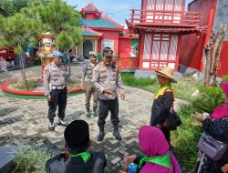Petugas Gabungan Ops Lilin Lodaya 2025 Berikan Imbauan Kamtibmas di Obyek Wisata Keliling Dunia Majalengka