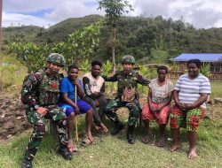 Pendekatan Teritorial Satgas Yonif 521/DY Menciptakan keamanan di Papua