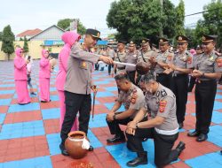 Kapolres Majalengka Pimpin Upacara Laporan Kenaikan Pangkat Personel Periode 1 Januari 2026