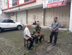 Babinsa Kratonan komsos dengan Tokoh masyarakat