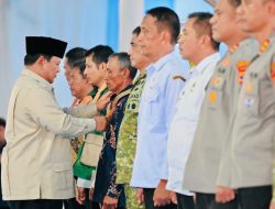 Presiden Prabowo Subianto Menganugerahkan Tanda Kehormatan Republik Indonesia kepada Tokoh dan Pelaku di Bidang Pertanian dan Pangan 