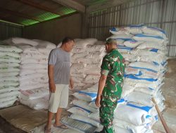 Babinsa Kemusu Turun Langsung ke Kios Pertanian, Pastikan Stok Pupuk Aman dan Tepat Sasaran