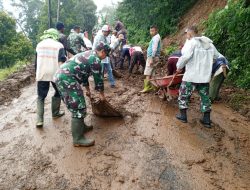 TNI Koramil Argapura Bergerak Cepat Bantu Penanganan Longsor Tutup Akses Jalan Desa Sukadana Majalengka
