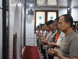 Polres Majalengka Gelar Salat Ghaib untuk Dua Personel Polri yang Gugur Saat Bertugas