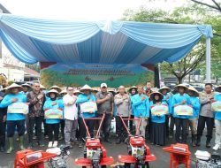 Dukung Swasembada Pangan 2026, Kapolda Jabar Salurkan Bantuan Alat Pertanian Kepada Kelompok Tani