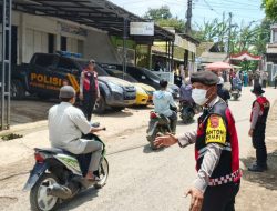 Polda Jabar lakukan pengamanan dan pengaturan lalu lintas penanganan bencana longsor di Pasirlangu Cisarua