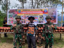Satgas Yonif 521/DY Turut Hadir Acara Pameran Buah Merah di Distrik Kelila