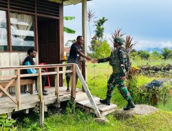 Binter Meringankan Beban Masyarakat Satgas Yonif 521/DY di Distrik Apalapsili