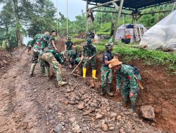 Penuh Semangat, Satgas TMMD Ke-127 Kodim 0617/Majalengka Bangun Jalan Pendekat Sindangwangi–Bantaragung