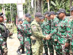 Pangdam XII/Tpr Tinjau Prajuritnya yang Sedang Bertugas di Perbatasan Papua