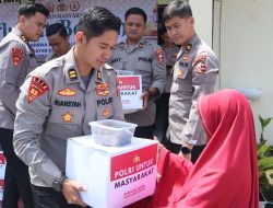 Jumat Berkah, Kapolres Bener Meriah Beserta Mahasiswa STIK-PTIK Angkatan 83 Salurkan Bansos Kapolri untuk Warga Fakir Miskin di Kecamatan Bukit