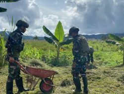 Binter TNI Karya Bhakti Satgas Yonif 521/DY di Gereja GBI, Distrik Elelim