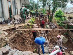 Antisipasi Longsor, Talud Masjid Sepanjang Tiga Belas Meter Jadi Target Satgas TMMD 127 Di Desa Kembang