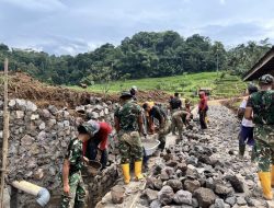 Tancap Gas, Satgas TMMD Terus Kebut Progres Pengerasan Jalan