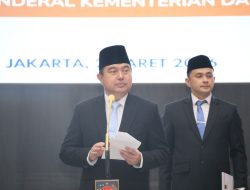 Lantik 64 Pejabat, Sekjen Kemendagri Tekankan Semangat Baru dan Kontribusi Terbaik