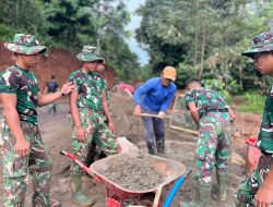 Kemanunggalan TNI dan Rakyat Terwujud, Satgas TMMD Kodim 0617/Majalengka Bersama Warga Bangun Solokan