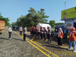 Perkuat Pengamanan Jalur Mudik, Personel Gabungan Gelar Apel Kesiapan di Rest Area KM 164 Tol Cipali