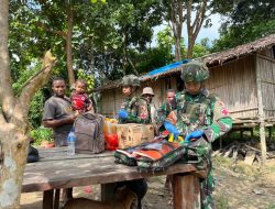 Tingkatkan Kesehatan Masyarakat, Satgas Yonif 521/DY Berikan Pelayanan Kesehatan Gratis di Kampung Muaranawa