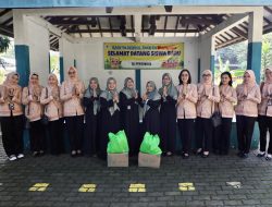 DWP Kemendagri Serahkan Bantuan Paket Sembako bagi Warga Terdampak Banjir di Kompleks DDN Karang Mulya Tangerang