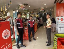 Wujudkan Toleransi dan Keamanan, Satgas Preventif Polres Majalengka Patroli di Gereja dan Pusat Perbelanjaan