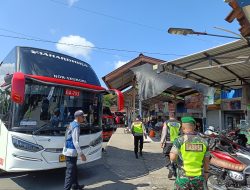 Sinergi TNI–Polri di Purwantoro Ciptakan Rasa Aman Bagi Pemudik