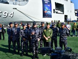 TNI AL Berangkatkan Pemudik Lintas Pulau Rute Jakarta-Bangka Belitung Gunakan KRI Semarang-594