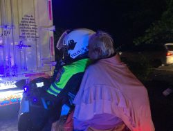 Aksi Heroik Tim Urai Polres Majalengka, Evakuasi Lansia Sebatang Kara di Jalur Cepat Tol Cipali