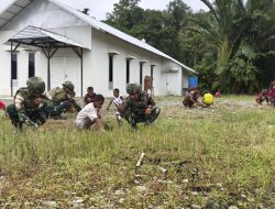 Sambut Paskah, Satgas Yonif 521/DY Laksanakan Karya Bakti di Gereja GKI Tigris Muaranawa