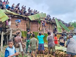 Prajurit Yonif 123/Rajawali Bersama Tokoh Adat Fayit Lestarikan Budaya Asmat Lewat Rumah Adat Bujang (Jew)
