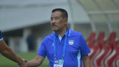 Umuh Muchtar: Persib Dirugikan Wasit, Kenapa VAR Tidak Dipakai?