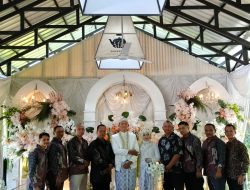 Kapolsek Malausma Hadiri Resepsi Pernikahan Anggotanya di Aula Saung Teko Sumedang