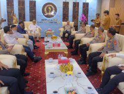 KAPOLDA JAWA BARAT SILATURAHMI KE KANTOR DPRD PROVINSI JAWA BARAT