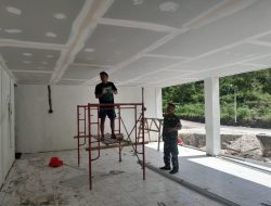 Babinsa Wonogiri Awasi Pembangunan Koperasi Desa: Target Selesai Tepat Waktu, Warga Petirsari Semringah