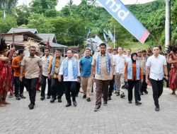 Mendagri Bersama Menteri Perumahan dan Kawasan Permukiman (PKP) serta Kepala Badan Pusat Statistik (BPS) Tinjau progres Realisasi sejumlah Program perumahan Rakyat di Provinsi Sulawesi Utara