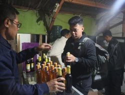 Polres Majalengka Gelar Operasi Miras, Berhasil Amankan Ratusan Botol Miras Berbagai Jenis