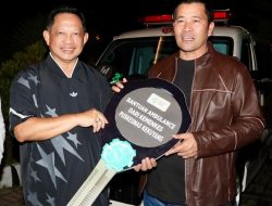 Kuatkan Layanan Kesehatan, Kasatgas PRR Serahkan Bantuan 5 Ambulans di Takengon