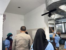Pastikan Manajemen Pengelolaan Profesional, Kasiwas Polres Majalengka Cek Langsung Dapur SPPG Yayasan Kemala Bhayangkari di Desa Palabuan