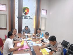 Kasiwas polres majalengka akp dodo haryanto bersama anggota mengikuti gelar perkara di ruang sat reskrim