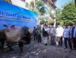 Menteri Nusron Serahkan Hewan Kurban di Ponpes Darunnajah Perkuat Kepedulian Sosial dan Kebersamaan