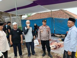 Berikan Rasa Aman, Kapolsek Malausma Monitoring Penyembelihan Kurban di Desa Jagamulya