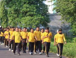 Kapolres Majalengka Gelar Gerak Jalan Bersama Anggota untuk Perkuat Soliditas dan Kebugaran Personel