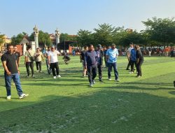 Bupati Majalengka Prihatin Kondisi Rumput Sintetis Alun-Alun, Instruksikan Segera Diperbaiki.