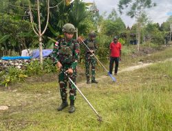 Papua Bersih dan Indah, Satgas Yonif 521/DY Bersama Warga Gelar Gotong Royong Karya Bakti di Kampung Walkep