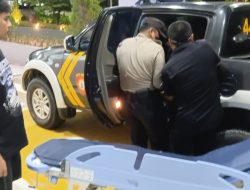 Sigap Tolong Warga, Personel Polsek Panyingkiran Evakuasi Korban Laka Lantas ke Rumah Sakit Saat Patroli Malam