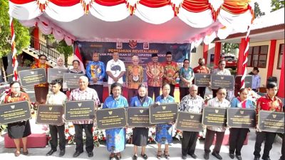 Pusat dan Daerah Revitalisasi Sekolah di Papua Barat